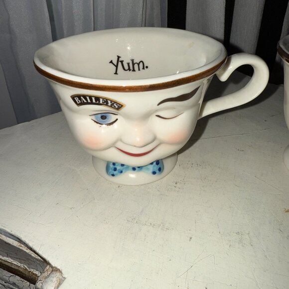 Vtg 1996 Bailey's Irish Cream Yum Boy Girl He She Winking Eye Coffee Tea Mugs 2 - Picture 3 of 9
